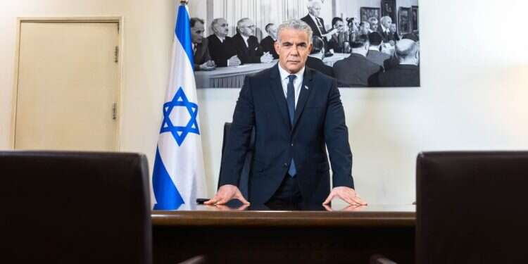 ראש הממשלה לפיד. צילום: אוליבייה פיטוסי, פלאש 90