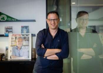 "לא כל מי שנמצא פה צריך להצהיר משהו פוליטי": עורך ישראל היום, עמר לחמנוביץ, בראיון ראשון