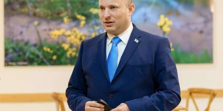 ביקורת עניינית כלפי כל ראש ממשלה. נפתלי בנט. צילום: אנצ'ו גוש - ג'יני 291 דקות של האזנה: כל מה שסיפר בנט לחנוך דאום, והמילה האחת שלא נאמרה