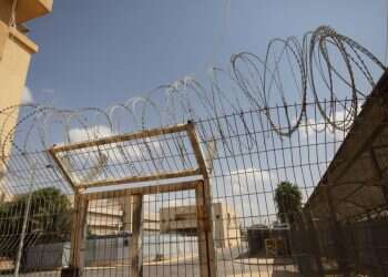 עמירם בן אוליאל מבקש בשנית זכות להתפלל במניין בחגים ובמועדים