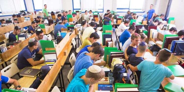 צילום: יהושע יוסף פגישה חצי פגישה: כשהנסיך הקטן הגיע לישיבה