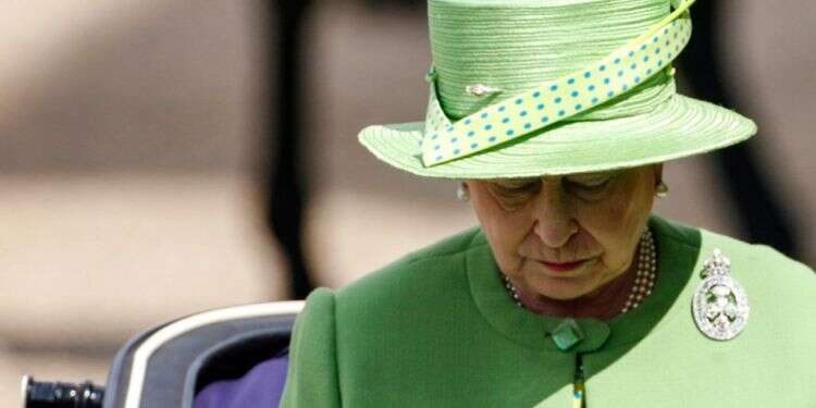 המלכה אליזבת'. צילום: שאטרסטוק בניגוד לרצון המלכה: הזקן החדש של הנסיך וויליאם מעורר סערה