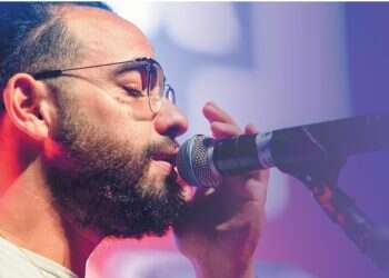 בניה ברבי. צילום: משה שי, פלאש 90 פשטות ואהבה: בניה ברבי בונה בית ומצרף את כולנו למסיבה