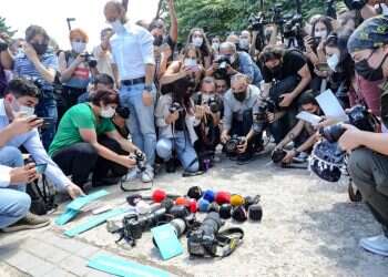 אפילו מעבר לגבול, עיתונאים טורקים לא בטוחים מידו של ארדואן