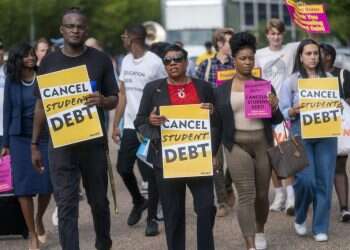 פתיחת שנת הלימודים: הלוואות הסטודנטים שוברות צעירים בארה"ב – כדאי שישראלים ישימו לב