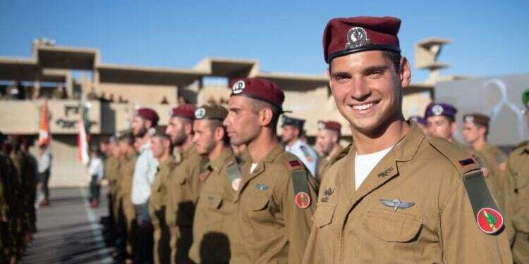 צוערים בבה מיועדים לקצונה בגיל 17: התכנית החדשה לאיתור המח"טים הבאים