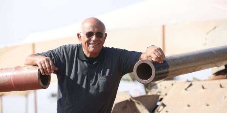 בגיל 78 ממשיך קהלני להרצות לצעירים על 73': "מתנפלים עליי כאילו אני בראד פיט"