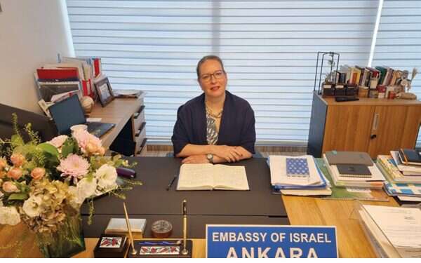 4 שנים אחרי הפיצוץ הדיפלומטי: שגרירת ישראל לטורקיה חוזרת לעין הסערה