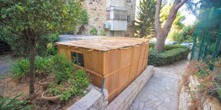 האתגר של חג הסוכות: ויצאת בחגך