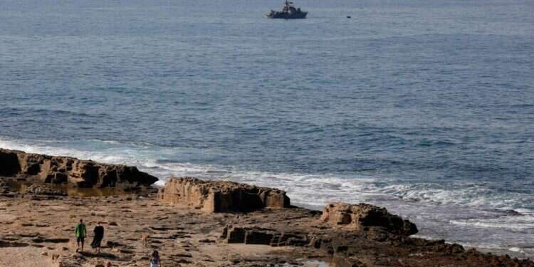 ספינת דבורה של חיל הים בגבול הימי עם לבנון. צילום: AFP ראש המל"ל: "לבנון לא קיבלה מאה אחוז ממה שרצתה"