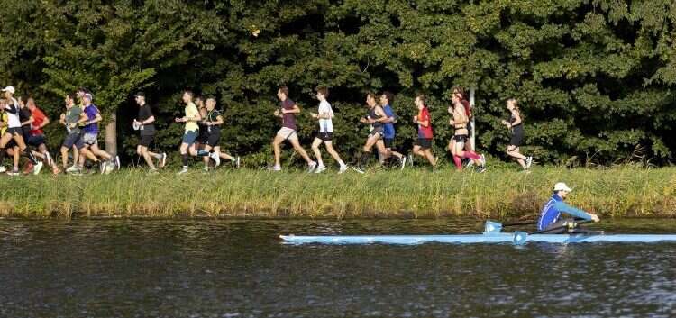 חפשו תירוץ אחר: מחקרים קובעים שריצה לא פוגעת בברכיים, אלא מחזקת אותן