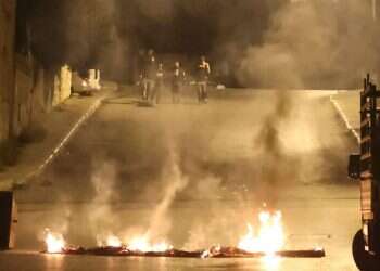 מהומות בשכם, בחודש אוקטובר. צילום: AFP הפעולה בשכם: חמישה מחבלים חוסלו, מעבדת מטענים פוצצה