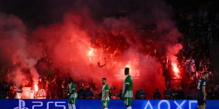 ביקור באירופה עם דף יומי, כדורגל, קניה ווסט ומאיר אריאל