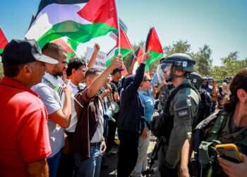 יזום ומאורגן: הרשות הפלסטינית עומדת מאחורי הלינץ' בקבר שמואל הנביא