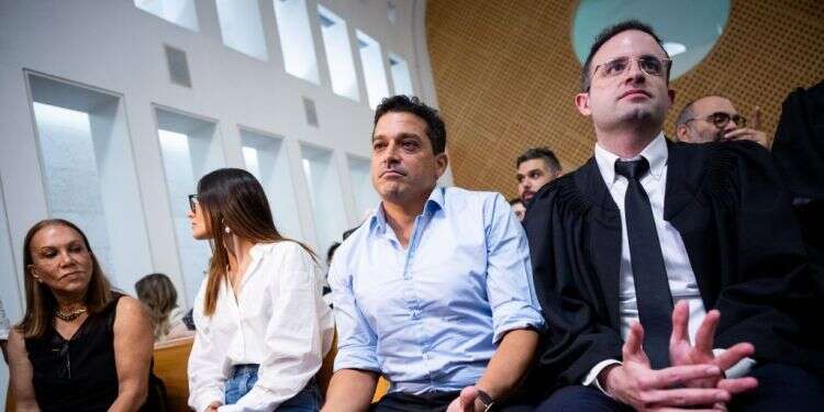 עמיחי שיקלי בבית המשפט העליון. צילום: יונתן זינדל/פלאש90 שיקלי התגונן מול 9 שופטי בית המשפט העליון בערעור על פסילתו: "הייתי נאמן לאורך כל הדרך"