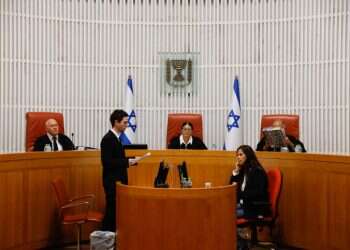 ההסכם עם לבנון: גם שופטי העליון לא מעזים להתווכח עם קציני צה"ל