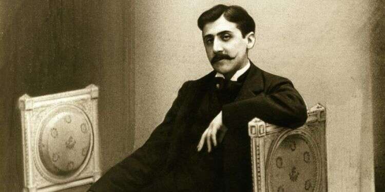 כתב כדי לזכור ולהיזכר. מרסל פרוסט, 1896. צילום: גטי אימג'ס בלי דרמה: הספר של מרסל פרוסט מלא פרופורציות בין פנים לחוץ