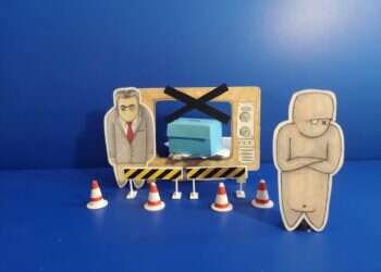 יאיר לפיד מכריז מלחמה על הדמוקרטיה שלכם. תתעוררו