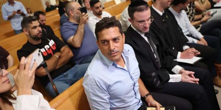 עמיחי שיקלי בדיון בבית המשפט העליון. צילום: יונתן זינדל/פלאש90 החל הדיון בעליון בפסילת שיקלי: מחלוקת בין יועמ"ש הממשלה ליועמ"ש הכנסת