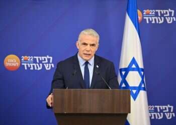 "זה לא עניין של גושים": לפיד מכחיש השקעה בעידוד הצבעה בחברה הערבית