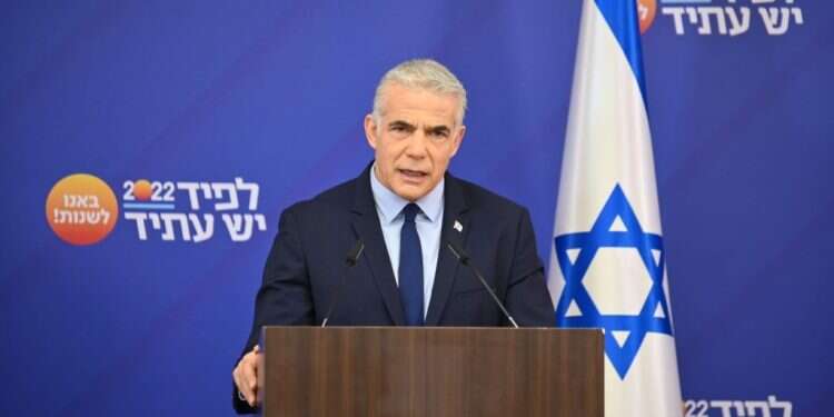 "זה לא עניין של גושים": לפיד מכחיש השקעה בעידוד הצבעה בחברה הערבית