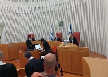 על פי הערות השופטים, לא נראה שבג"ץ יעכב את חתימת ההסכם עם לבנון