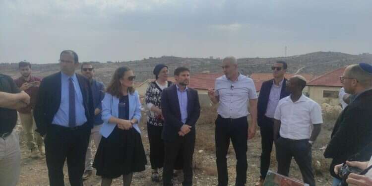 רגע לפני ביקור נתניהו, בהתיישבות הצעירה כבר לא מאמינים לפוליטיקאים