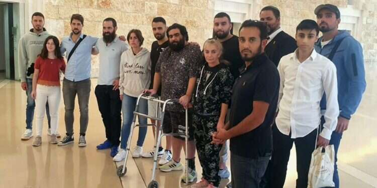 מור ג'אנשווילי מוקף בחברים, בעו "השופטים נותנים אור ירוק לפרעות הבאות": עימות בדיון על שחרור מבצע הלינץ' בעכו