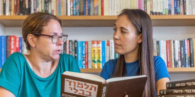 שתי נשים חילוניות הפכו את סיפורי הגמרא להרפתקאות לילדים