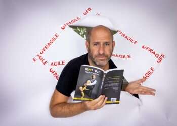 החיים הם רק תקופה. חנוך דאום. צילום: אריק סולטן בראש של חנוך דאום: "מיליון פתקים לבנים יזעזעו את המערכת; עמית סגל כתב לי שאני צודק"