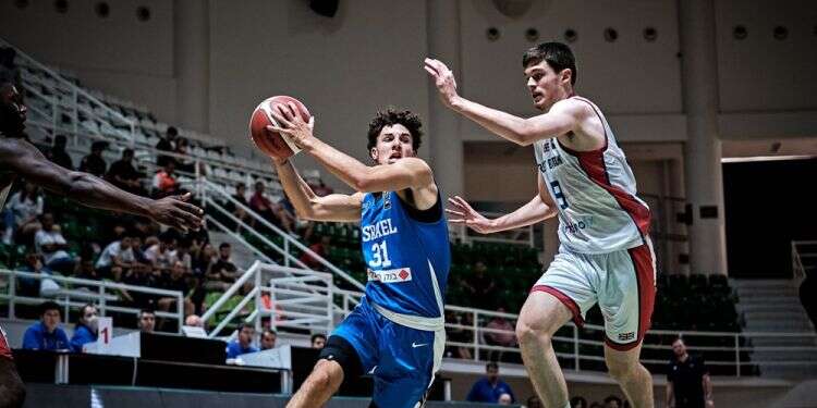 נועם יעקב נותן הופעות מרשימות על הפרקט ומתחיל לחלום על הסל ב–NBA