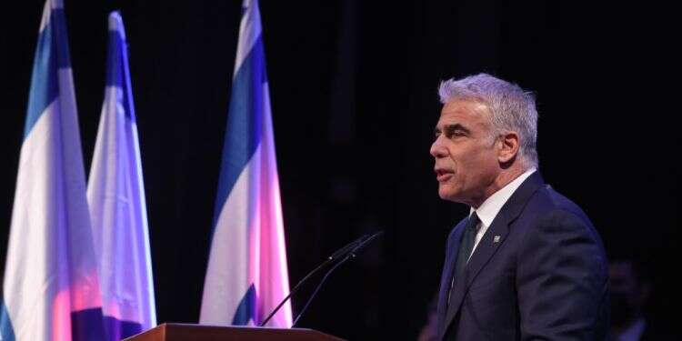 יאיר לפיד. צילום: גדעון מרקוביץ' ראש חדש לגוש השמאל? לפיד רץ למרחקים ארוכים