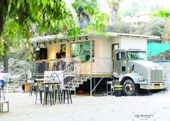 הטרנד החדש: עגלות קפה ששוות ביקור בדרך לטיול