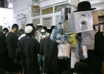 האדמו"ר הלא רשמי: הרב יעקב מאיר שכטר נחשב לדמות מיסטית בעולם החסידי