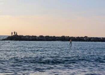 כולם מבטיחים להילחם בעוני, אבל איך בכלל מגדירים עניים?