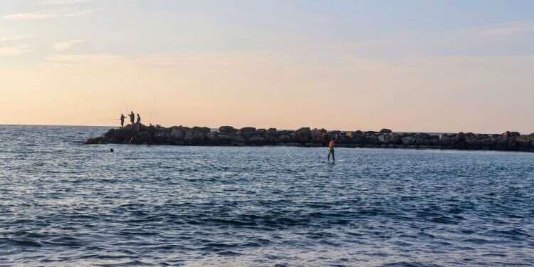 כולם מבטיחים להילחם בעוני, אבל איך בכלל מגדירים עניים?