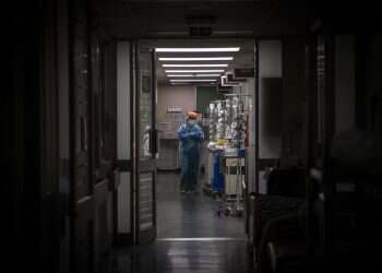 חוקרים משערים: חולי סרטן יכולים לשפר את סיכוייהם באמצעות דיאטה עשירה בסיבים