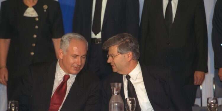 סייע לממשלת רבין להתגבר על בית המשפט. השופט ברק ונתניהו, 1998צילום: אבי אוחיון, לע פסקת ההתגברות: מורה נבוכים לסערה הציבורית הוותיקה שעומדת בפני הכרעה