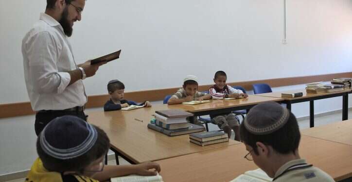 צילום: נתי שוחט, פלאש 90 מורה תלמידים מורים כיתה בית ספר שיעור