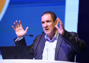 הסכסוכים בצמרת חברת הביטוח מגדל מדאיגים מאות אלפי חוסכים