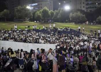 "קיסריה ומופע בהפרדה לא הולכים ביחד"