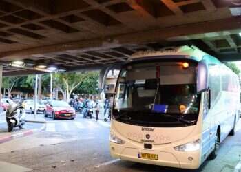 "הייתי בטוחה שעושים בי לינץ'": נהג עצר לקניות בכפר פלסטיני, והנוסעים נשארו באוטובוס