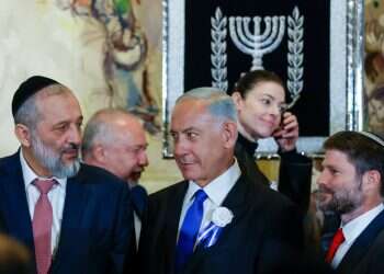 ספינים, כיפופי ידיים ולמי יש אשראי פתוח? האסטרטגיות של ראשי המפלגות במו"מ