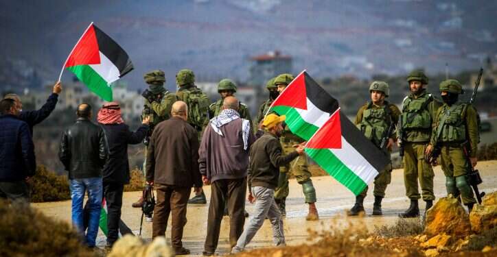 התקרית בחברון: כל עוד המצב בשטח לא ישתנה, צה"ל ימשיך ליפול בפח של השמאל הקיצוני