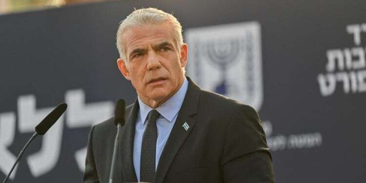 יאיר לפיד בטקס האזכרה הממלכתי ללאה ויצחק רבין ז לפיד באזכרת רבין: "נילחם – עד שנחזור לשלטון. גם זו מורשת רבין"