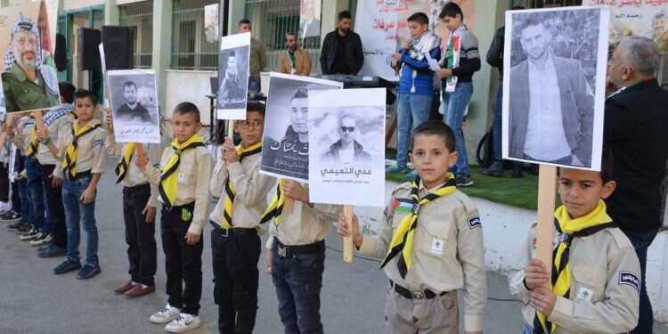 טקס האדרת מחבלים בחווארה. צילום: הרשתות הערביות לא "בודדים": ברחבת בי"ס בחווארה ערכו "טקס לשהידים"