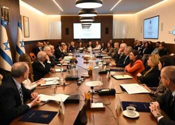 "נחזור מהר יותר ממה שאתם חושבים": לפיד והשרים נפרדו