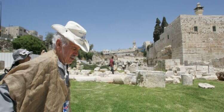 גרשון סלומון. צילום: מירי צחי פעיל הר הבית גרשון סלומון נפטר בגיל 88: "לולא המאבק שלנו, ההר היה שוקע בתהום הנשייה"