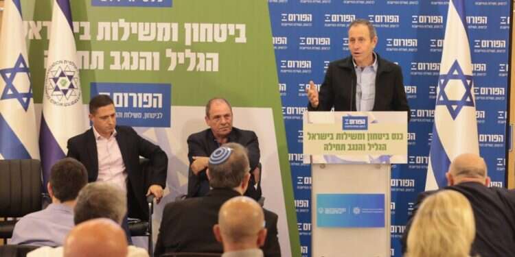 ראש עיריית עכו, שמעון לנקרי בפורום שילה. אנטרפייז הפקות ראשי ערים מעורבות: "אנחנו על סף מלחמת אזרחים. ערבים נגד יהודים"