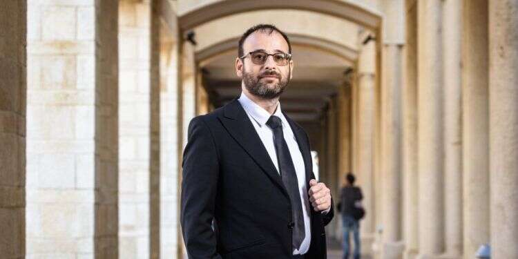 עו דרישה מהממשלה: איישו את הוועדה המוסמכת לפטר את היועמ"שית